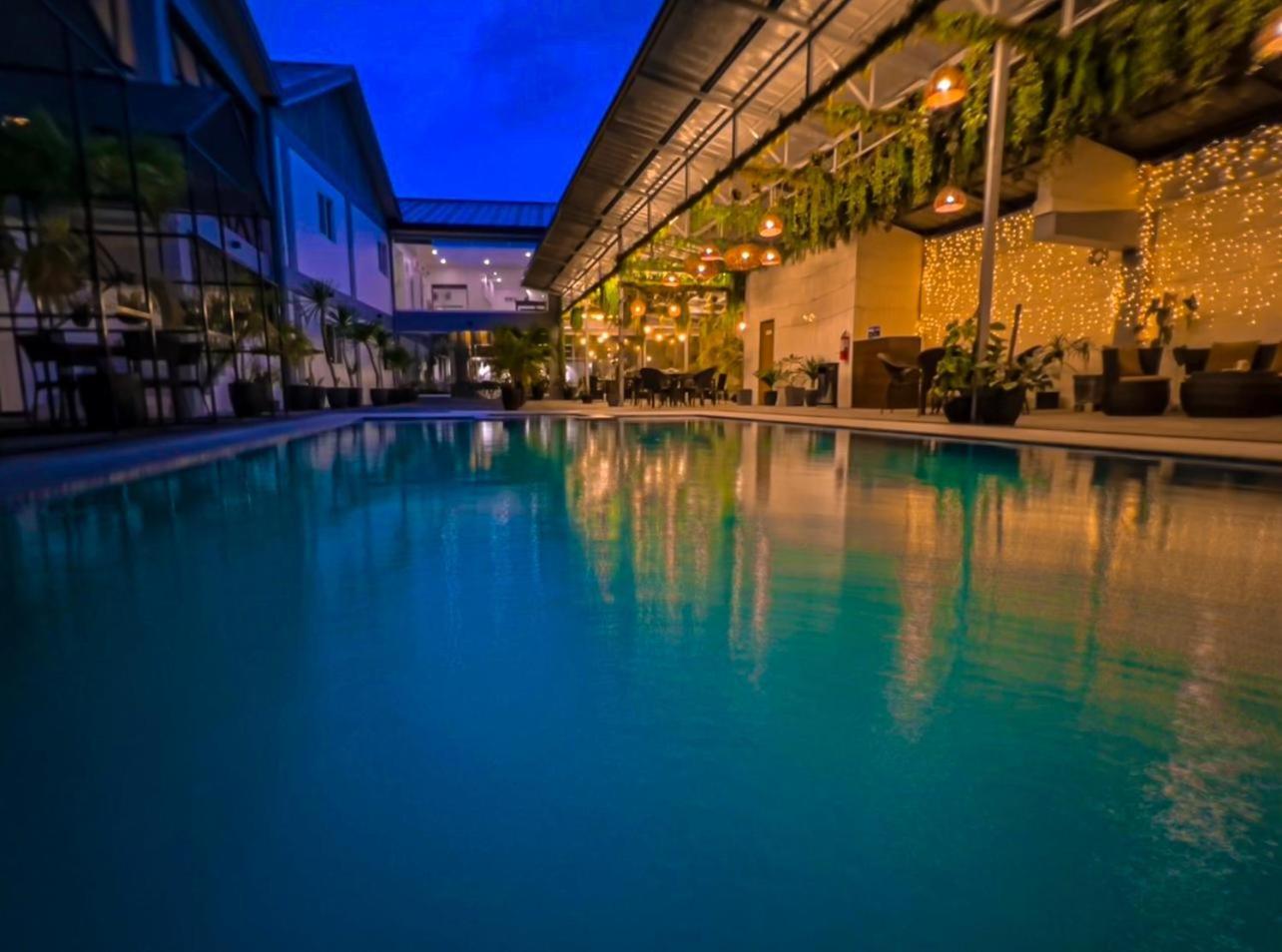 Hotel Halo Angeles City Eksteriør billede